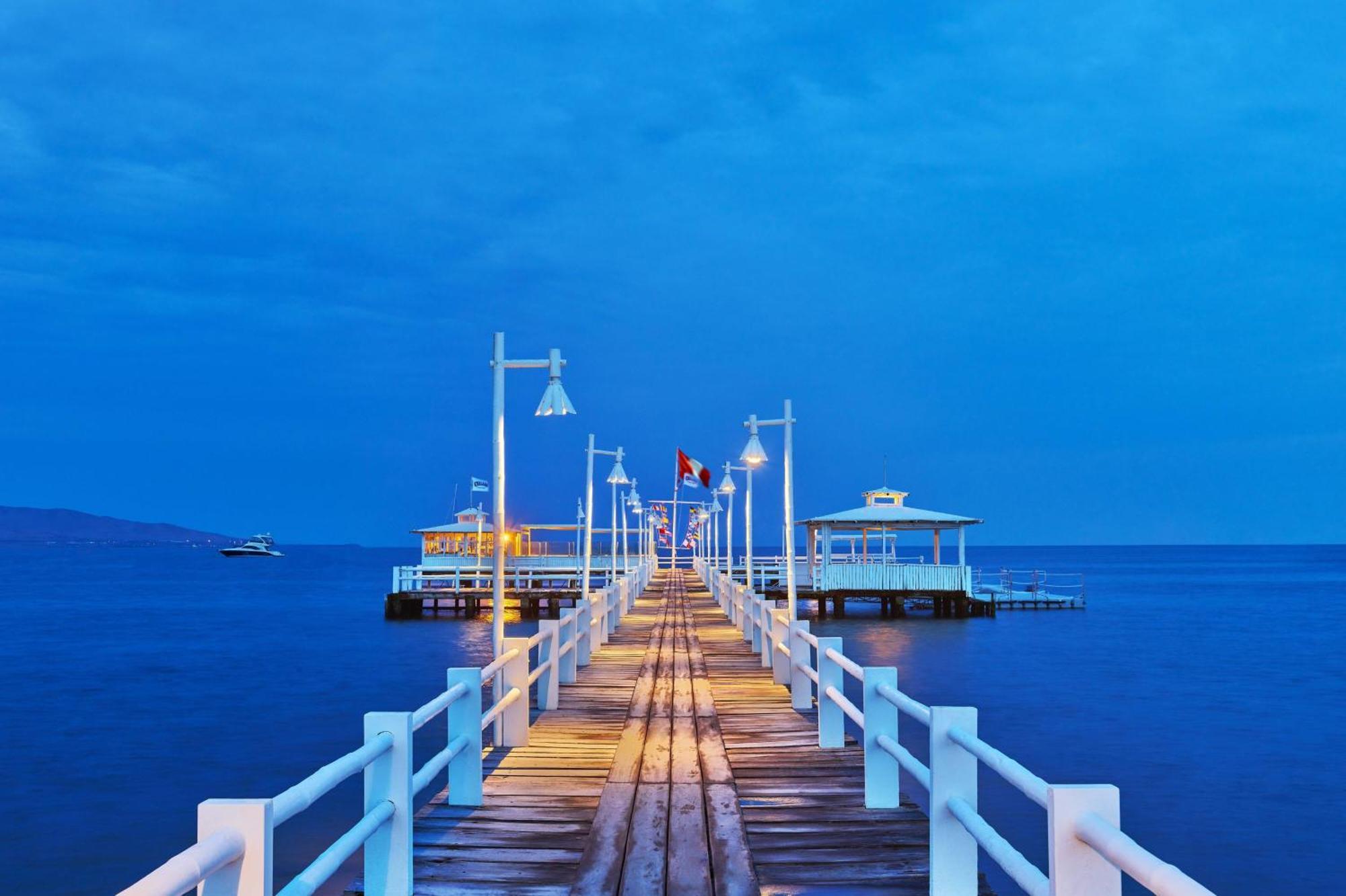 Hotel Paracas, A Luxury Collection Resort, Paracas Exterior photo The pier at the resort