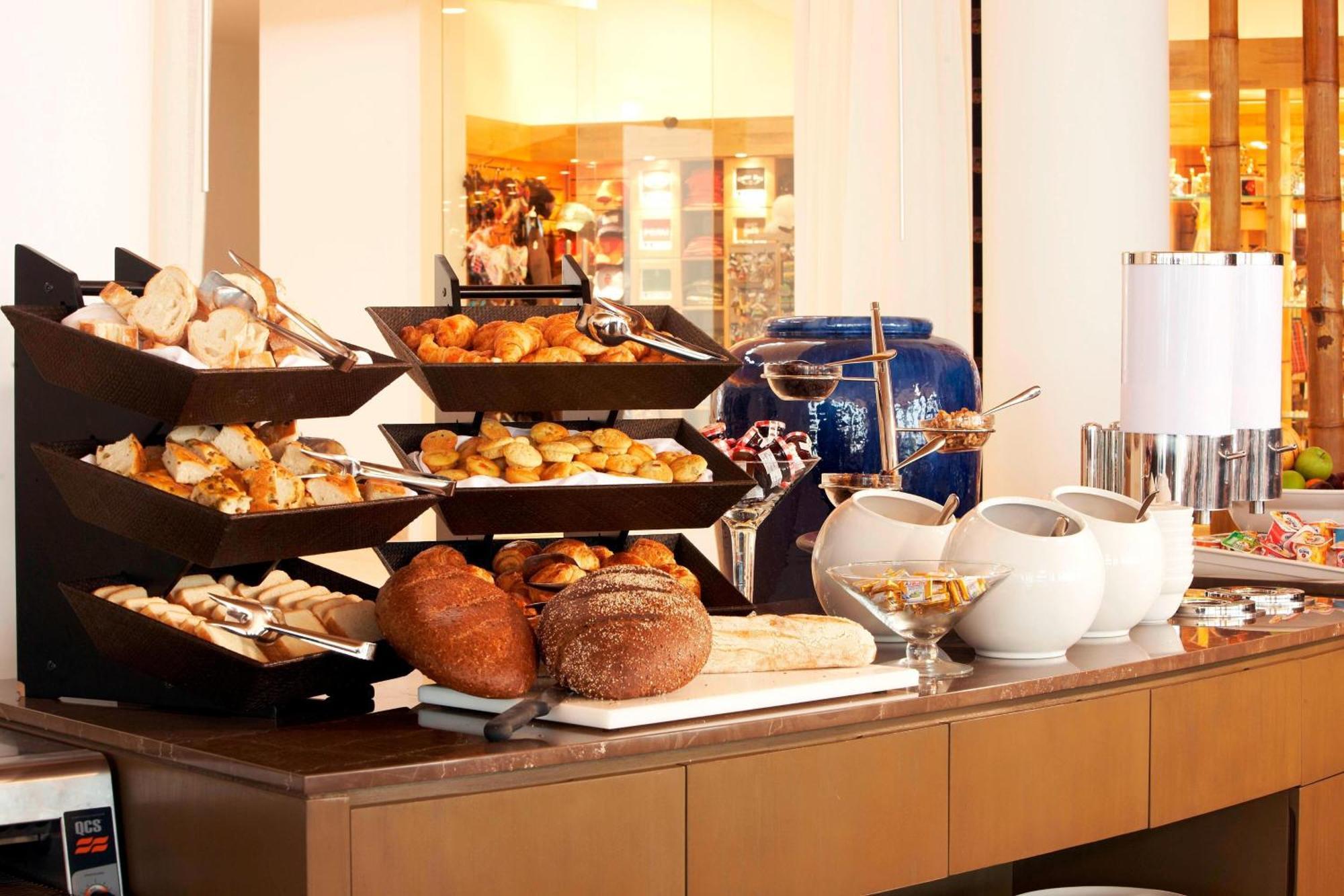 Hotel Paracas, A Luxury Collection Resort, Paracas Exterior photo A buffet at a hotel